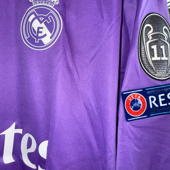 Inspired Real Madrid 2016-2017- Ronaldo CR7 #7 Away Jersey Retro Football - Picture 4 of 5